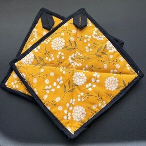 Handmade pot holders Floral dandelion print